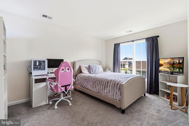 18 ALBATROSS CT, Front Royal, VA 22630