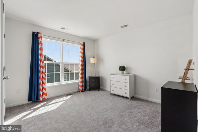 18 ALBATROSS CT, Front Royal, VA 22630