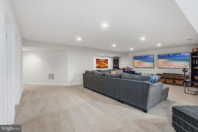 18 ALBATROSS CT, Front Royal, VA 22630