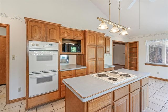 905 W Elgin Street, Siloam Springs, AR 72761