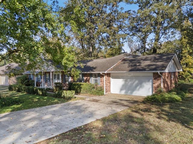 905 W Elgin Street, Siloam Springs, AR 72761