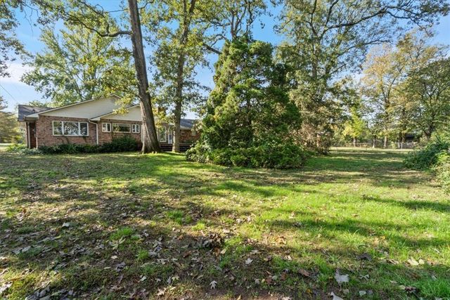 905 W Elgin Street, Siloam Springs, AR 72761