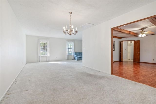 905 W Elgin Street, Siloam Springs, AR 72761