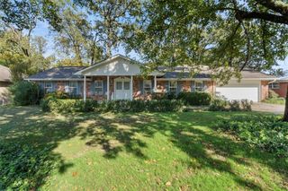 905 W Elgin Street, Siloam Springs, AR 72761