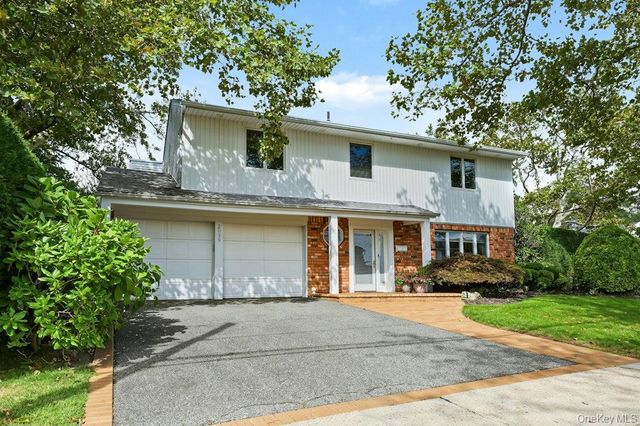 2039 Blanche Lane, Merrick, NY 11566
