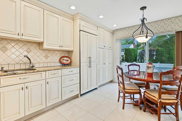 2039 Blanche Lane, Merrick, NY 11566