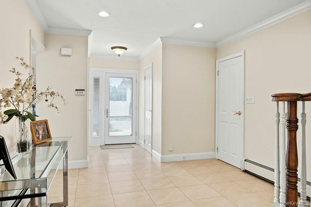 2039 Blanche Lane, Merrick, NY 11566