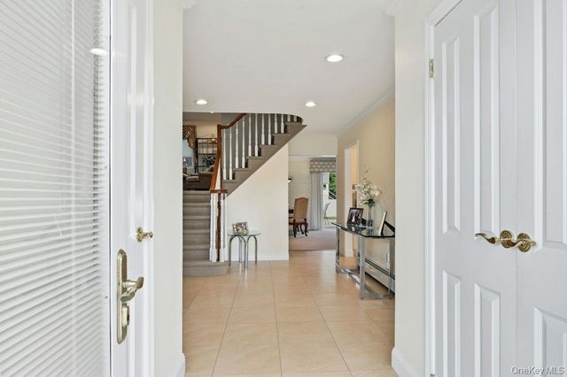 2039 Blanche Lane, Merrick, NY 11566