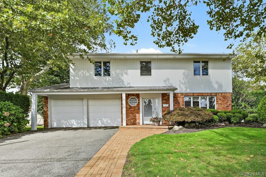 2039 Blanche Lane, Merrick, NY 11566