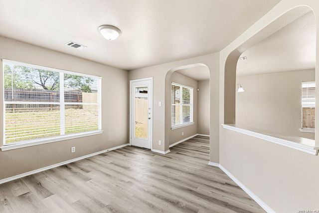 8050 CHISOS OAK DR, San Antonio, TX 78223