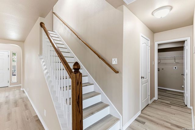 8050 CHISOS OAK DR, San Antonio, TX 78223