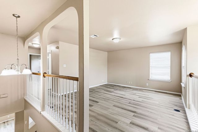 8050 CHISOS OAK DR, San Antonio, TX 78223