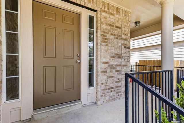 8050 CHISOS OAK DR, San Antonio, TX 78223