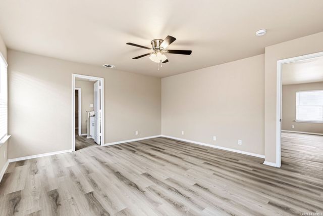8050 CHISOS OAK DR, San Antonio, TX 78223