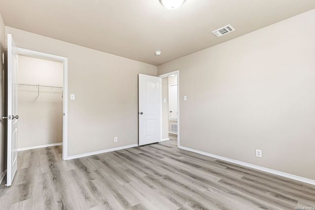 8050 CHISOS OAK DR, San Antonio, TX 78223