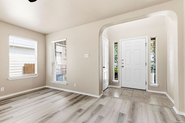 8050 CHISOS OAK DR, San Antonio, TX 78223