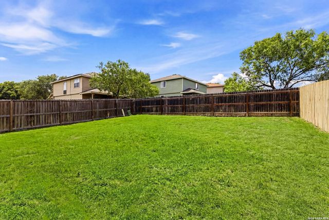 8050 CHISOS OAK DR, San Antonio, TX 78223