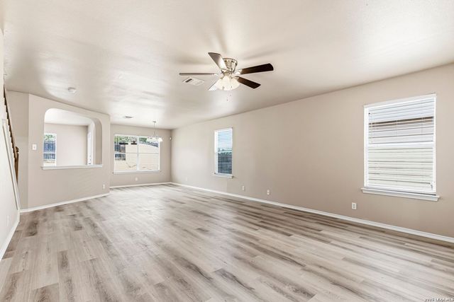 8050 CHISOS OAK DR, San Antonio, TX 78223