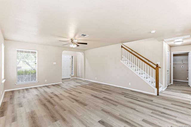 8050 CHISOS OAK DR, San Antonio, TX 78223