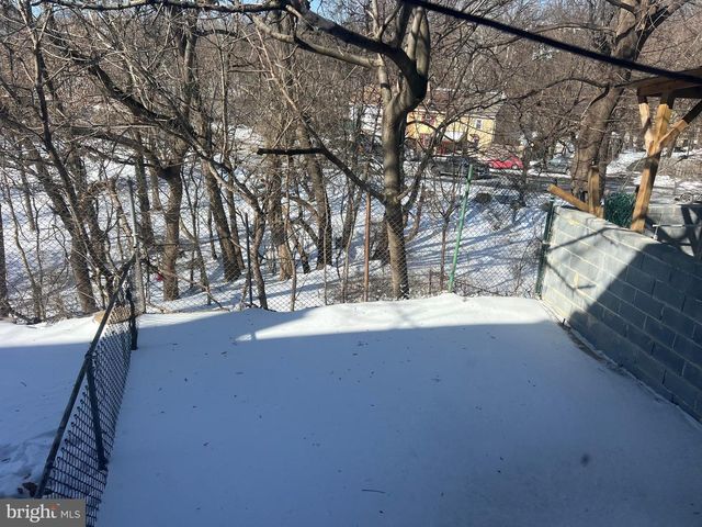 5232 F ST, Philadelphia, PA 19124