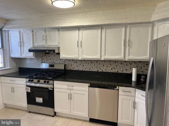 5232 F ST, Philadelphia, PA 19124