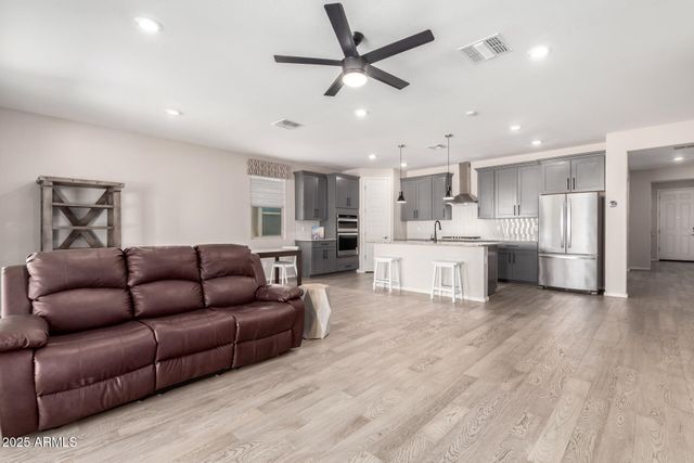 658 E ROJO Way, Gilbert, AZ 85297