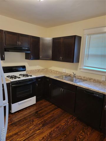 617 Tesmore Place, St Louis, MO 63135