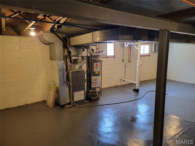 617 Tesmore Place, St Louis, MO 63135