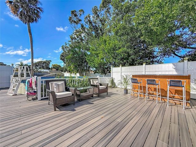 8352 RIDGE ROAD, Seminole, FL 33772