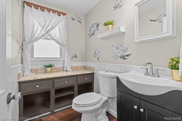 7145 Henry Drive, West Bloomfield Charter Township, MI 48324