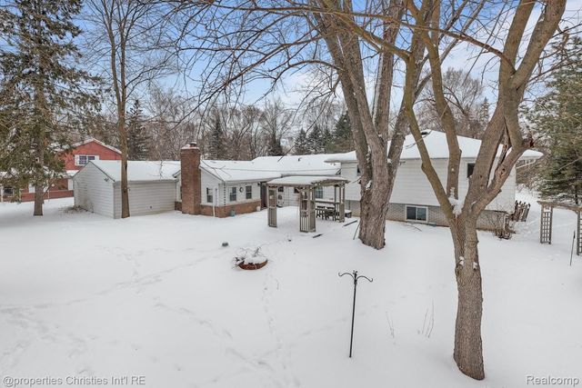 7145 Henry Drive, West Bloomfield Charter Township, MI 48324