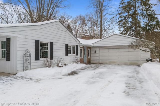 7145 Henry Drive, West Bloomfield Charter Township, MI 48324