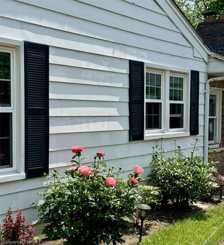 7145 Henry Drive, West Bloomfield Charter Township, MI 48324