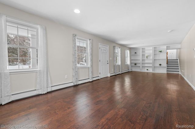 7145 Henry Drive, West Bloomfield Charter Township, MI 48324