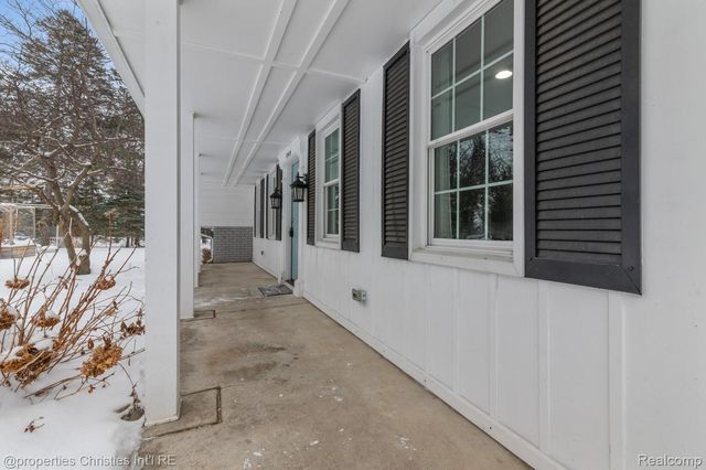 7145 Henry Drive, West Bloomfield Charter Township, MI 48324