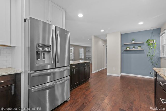 7145 Henry Drive, West Bloomfield Charter Township, MI 48324