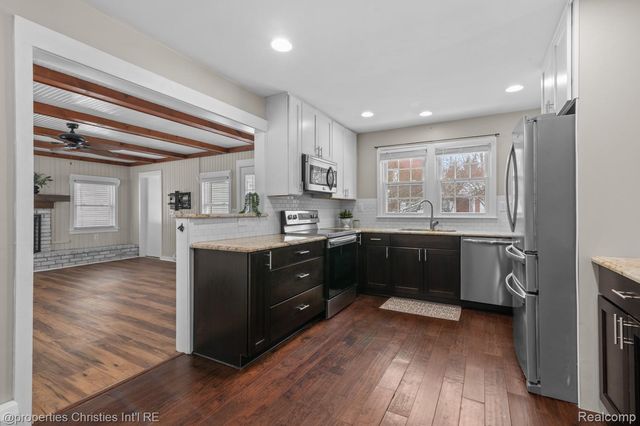 7145 Henry Drive, West Bloomfield Charter Township, MI 48324