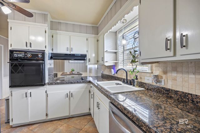 328 Villa Oaks Drive, Saraland, AL 36571