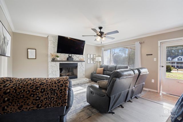 328 Villa Oaks Drive, Saraland, AL 36571