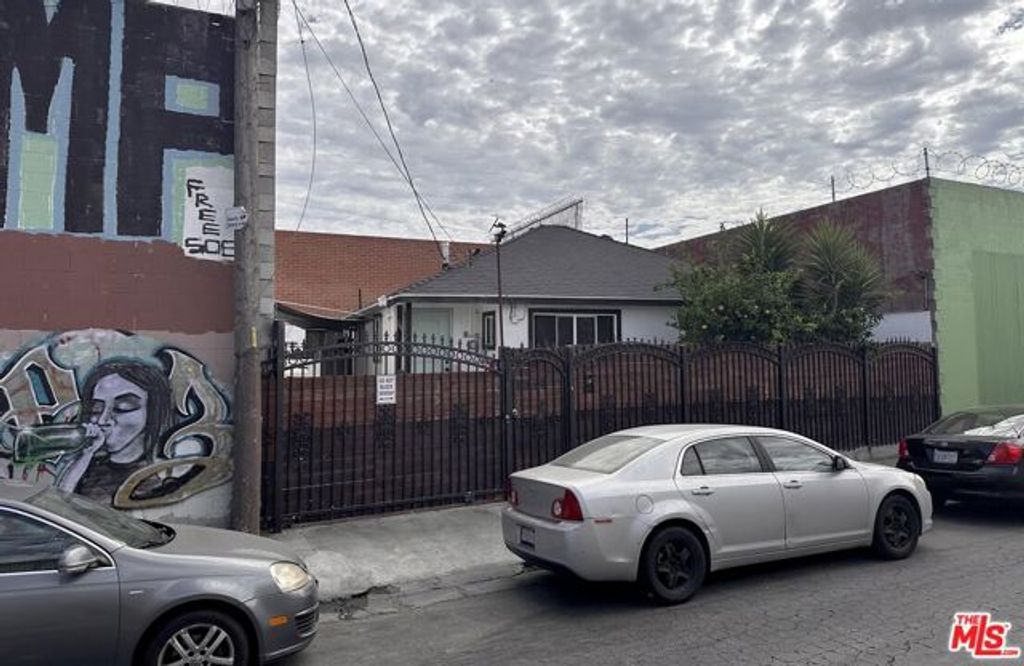 1554 E 24th Street, Los Angeles, CA 90011