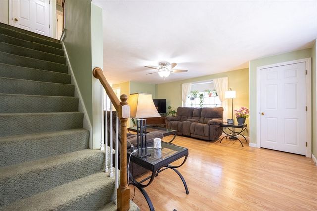 13 Eagle Dr 13, Douglas, MA 01516