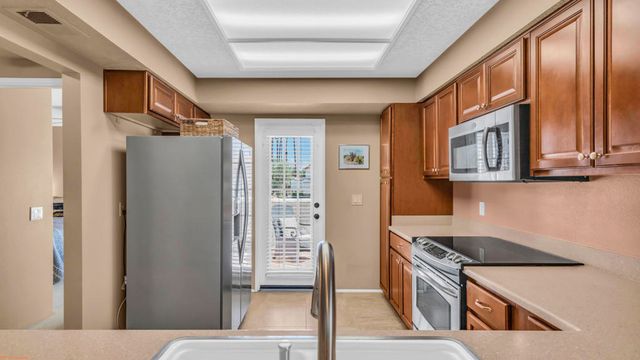 285 Desert Falls Drive E, Palm Desert, CA 92211