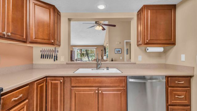285 Desert Falls Drive E, Palm Desert, CA 92211