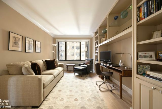 55 E End Ave Apt 8A, New York City, NY 10028