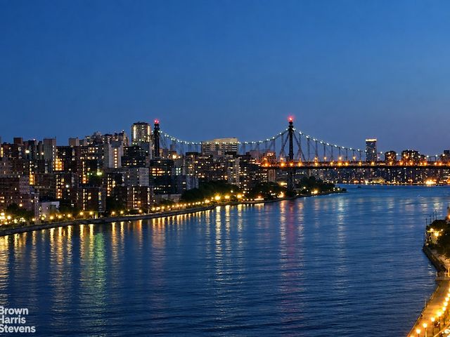 55 E End Ave Apt 8A, New York City, NY 10028