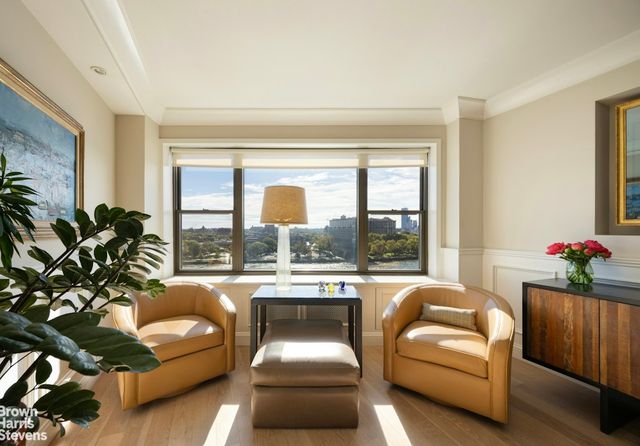 55 E End Ave Apt 8A, New York City, NY 10028
