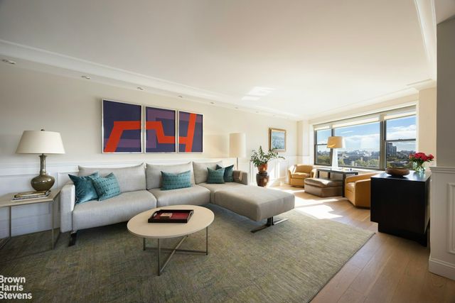 55 E End Ave Apt 8A, New York City, NY 10028