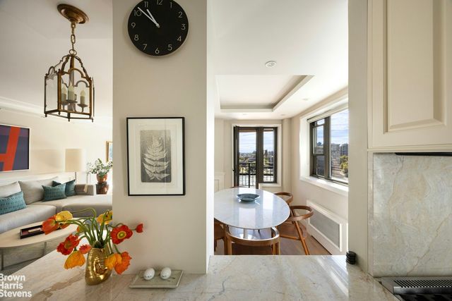 55 E End Ave Apt 8A, New York City, NY 10028