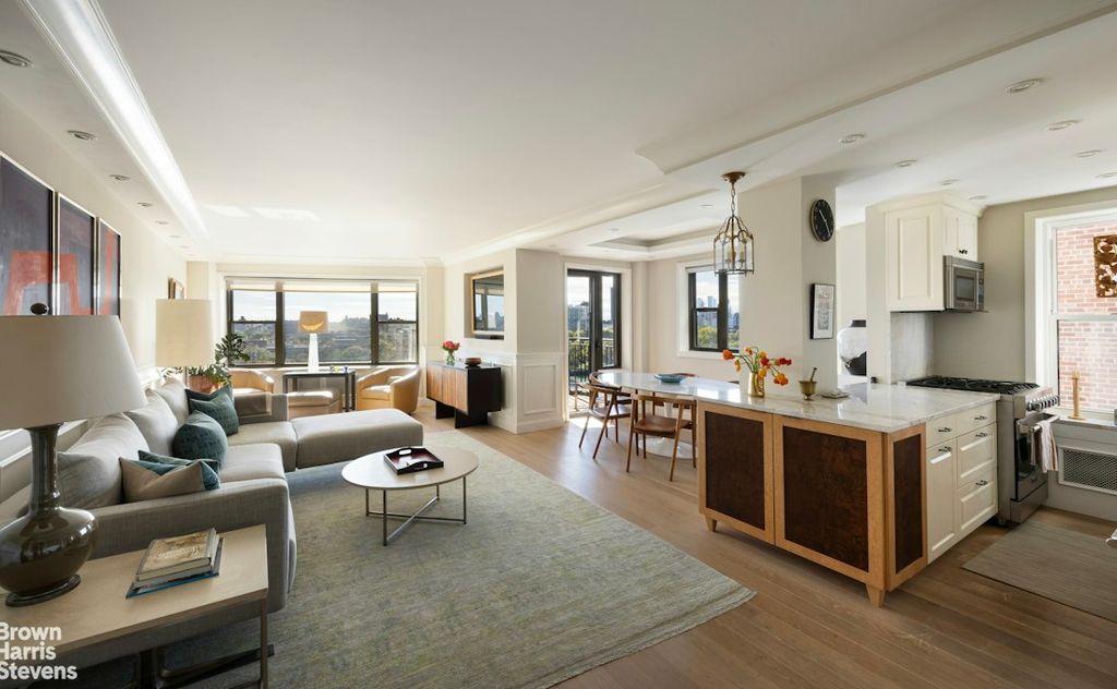55 E End Ave Apt 8A, New York City, NY 10028