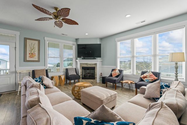 878 S Waccamaw Dr., Murrells Inlet, SC 29576